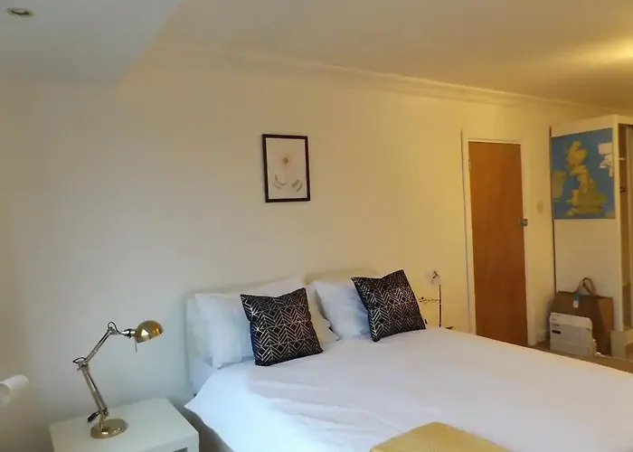 Lovely Bright Room In Coventry
